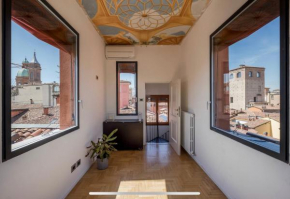 Esclusivo appartamento con torre / altana